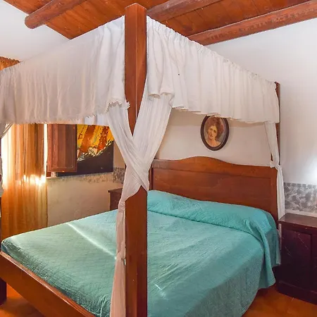 2 Bedroom Pet Friendly In Siracusa