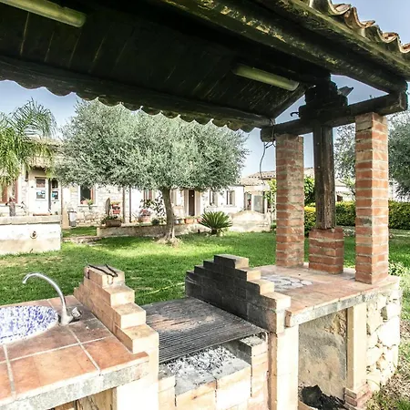 2 Bedroom Pet Friendly In Siracusa Συρακούσες
