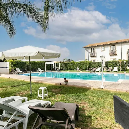 2 Bedroom Pet Friendly In Siracusa Συρακούσες